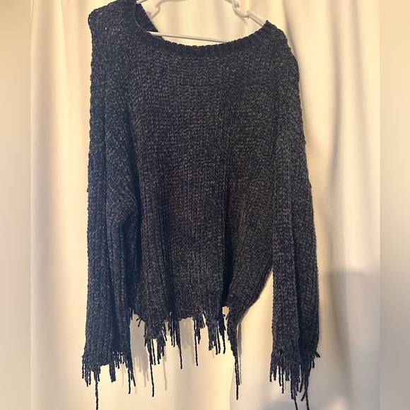 Oddy distressed sweater. One size. - Picture 4 of 5